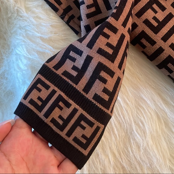 (✨SOLD) NWT Fendi Brown Viscose Midi Sweater Dress - Picture 4 of 5